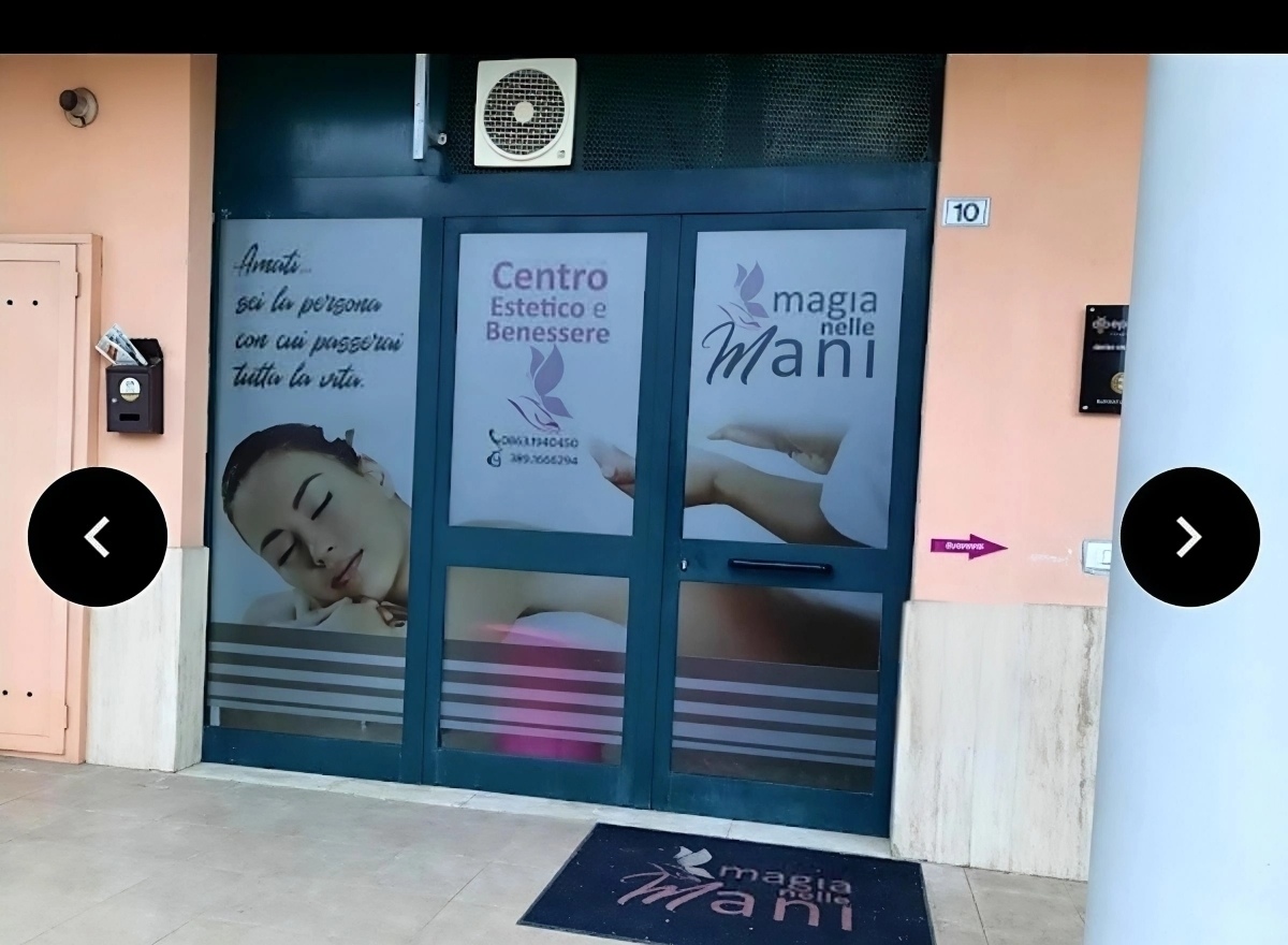 Ingresso del centro estetico Magia Nelle Mani in Via Calabria 10, Avezzano